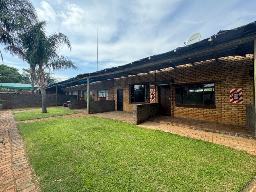 Commercial Property for Sale in Hartbeesfontein North West